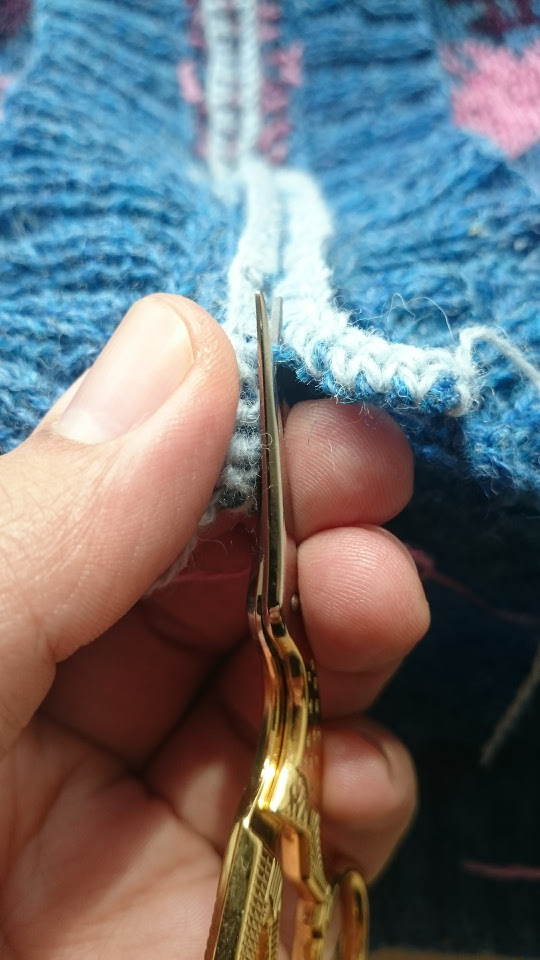 How to steek - Where to cut a crochet steek